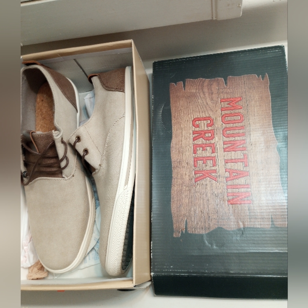 Mountain Creek Men's Lace Up Deck Shoes New With Box